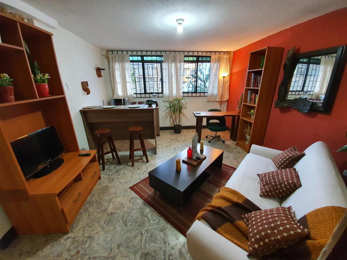 Estancia para turistas zona 4, rodeada de restaurantes, bares y lugares de interes Guatemala Habitación foto